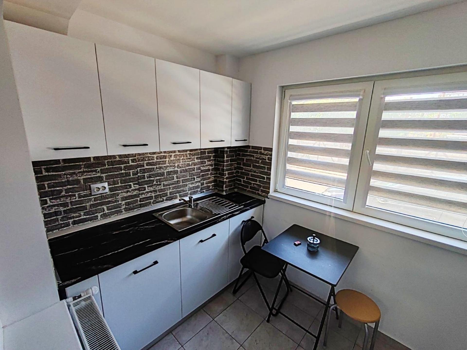 Nicolle Studio 2 Piteşti Exterior foto